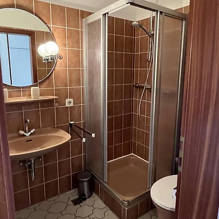 Jadewind, Humenser 8a Apartment