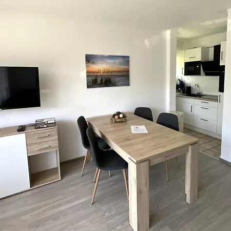 Jadewind, Humenser 8a Apartment